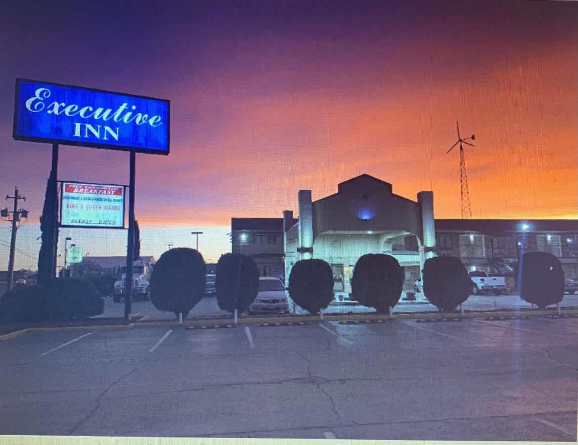 Executive Inn Odessa Bagian luar foto