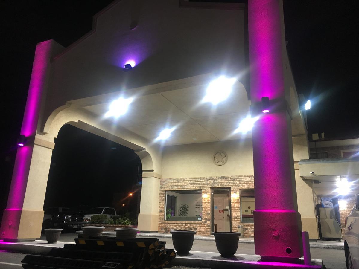 Executive Inn Odessa Bagian luar foto