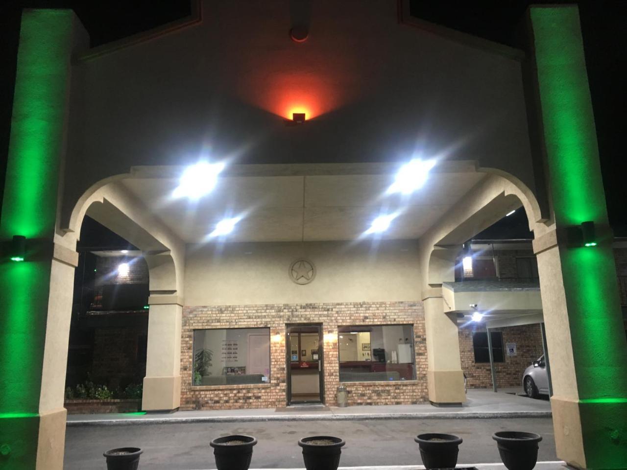 Executive Inn Odessa Bagian luar foto