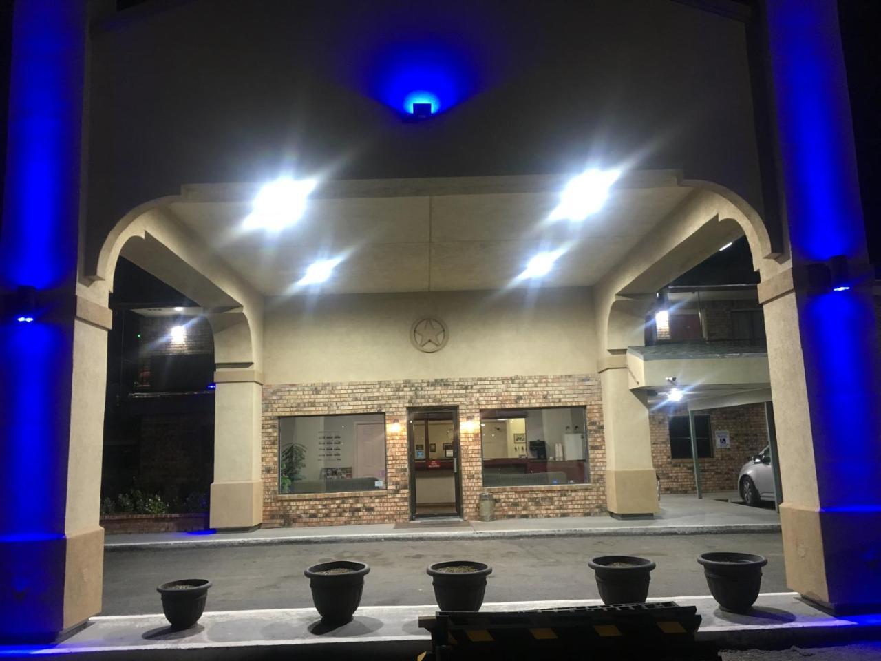 Executive Inn Odessa Bagian luar foto